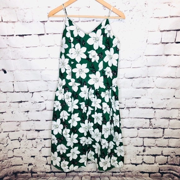J.O.A. Los Angles Linen Floral V-Neck Dress - Picture 1 of 3